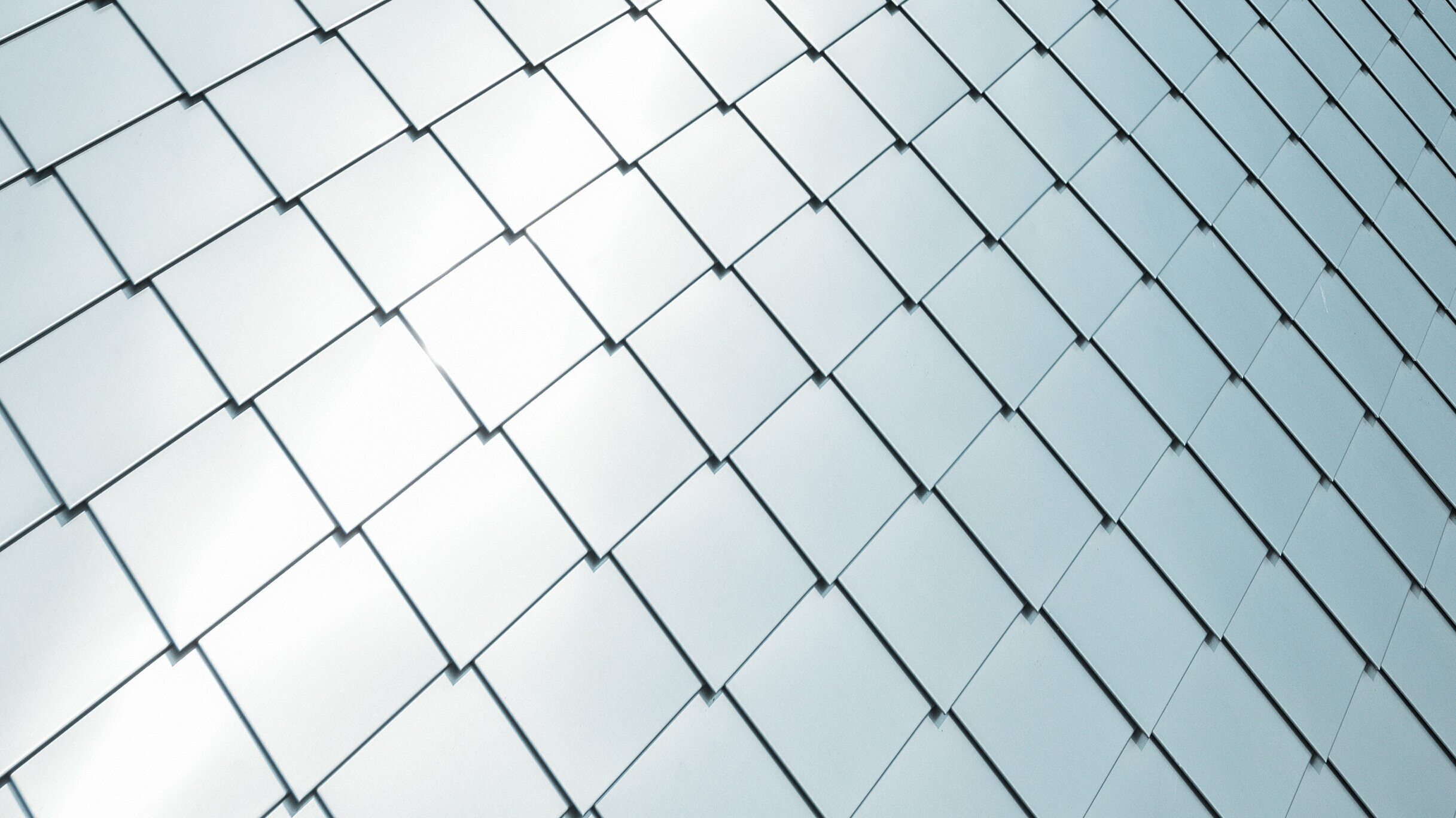 PREFA-vægrombe 20 × 20 i opsat flade, detaljevisning i aluminium naturblank