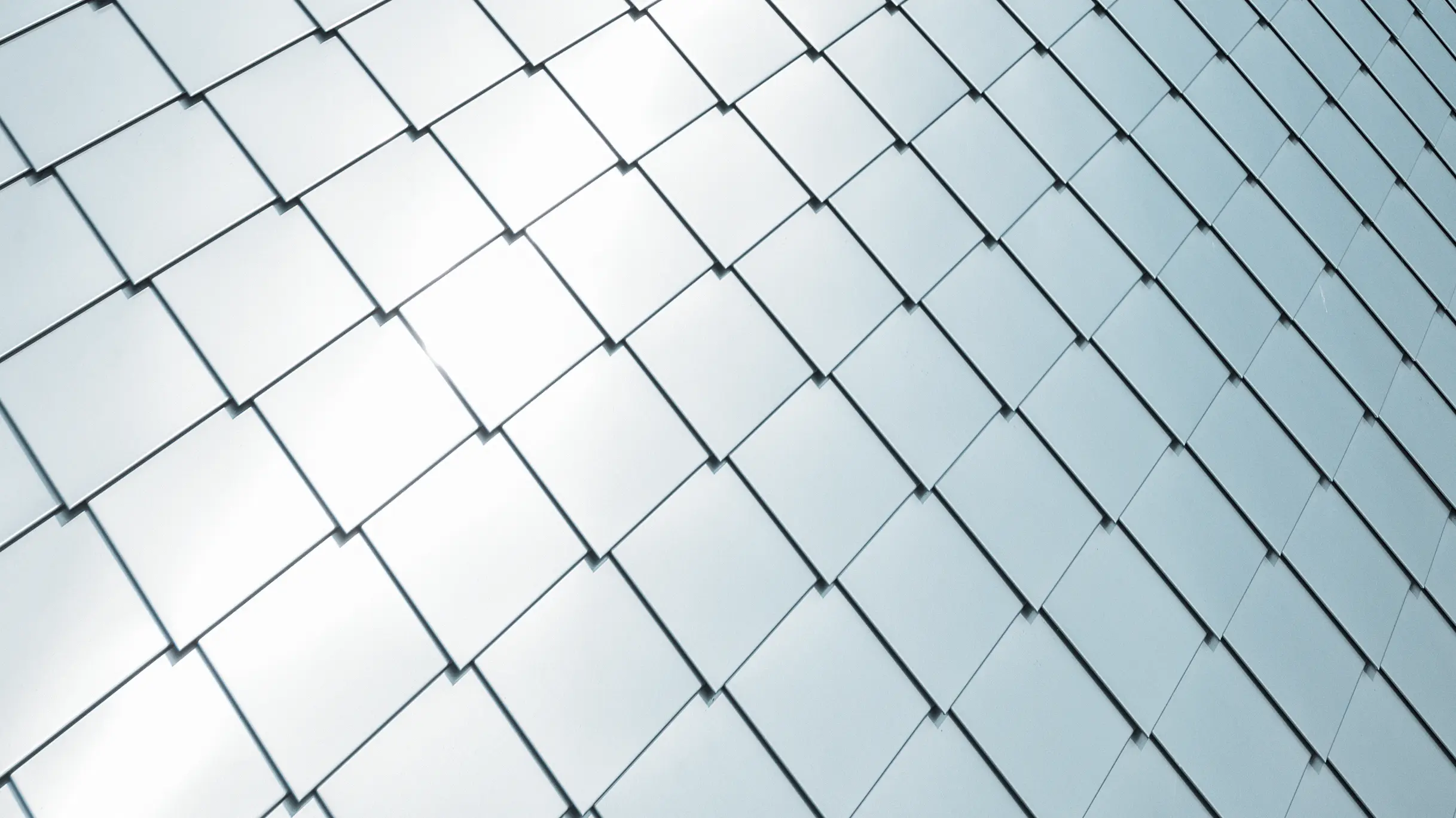 PREFA-vægrombe 20 × 20 i opsat flade, detaljevisning i aluminium naturblank