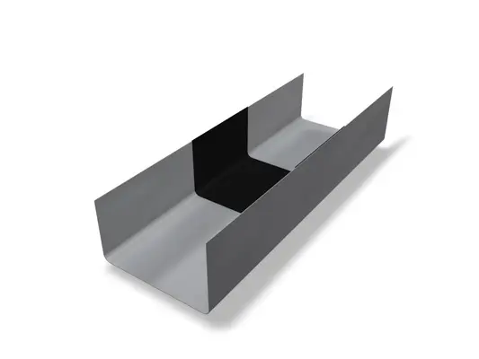 Billedet viser et gråt PREFA ekspansionsstykke til firkantet tagrende uden vulst og blænde i robust aluminium. Dette forbindelseselement bruges til præcis forlængelse af firkantede tagrender og sikrer en tæt og pålidelig tagafvanding. Ekspansionsstykket fås i tagrendestørrelserne 250, 333 og 400.