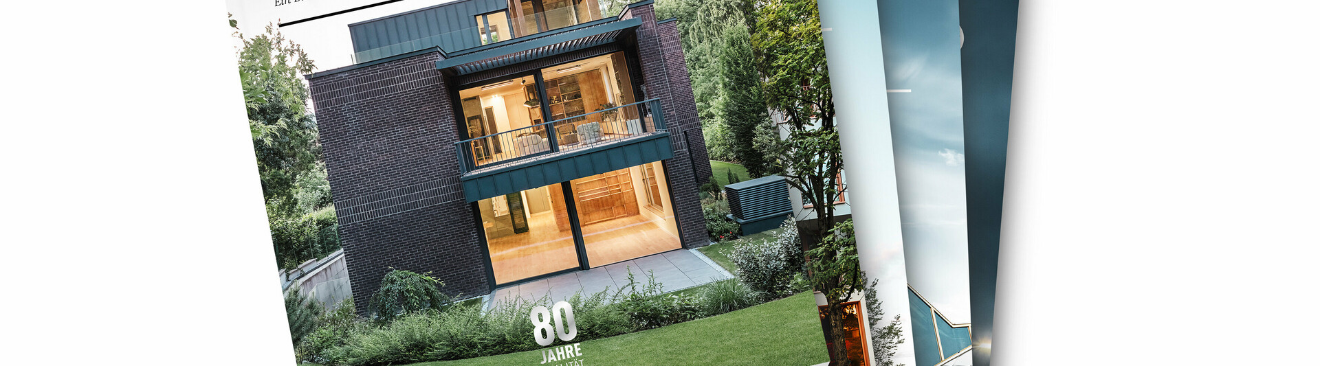 Billedet viser PREFARENCIES med imponerende eksempler på moderne arkitektur, der anvender aluminium som byggemateriale, på en hvid baggrund. 