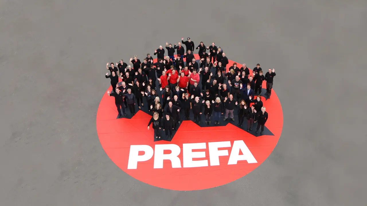 Optagelse af vinkende PREFA kontaktpersoner.