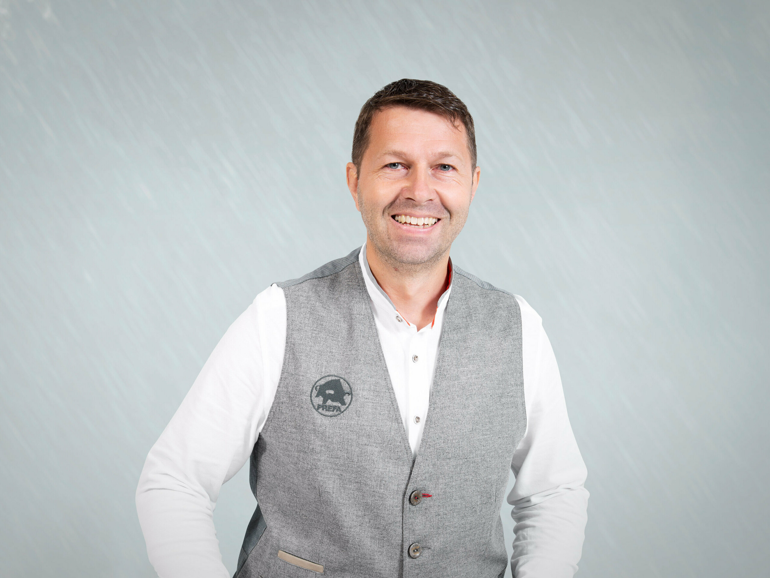 "Ernst Gregorites (ny chef for Anvendelsesteknologi International) smiler til kameraet."