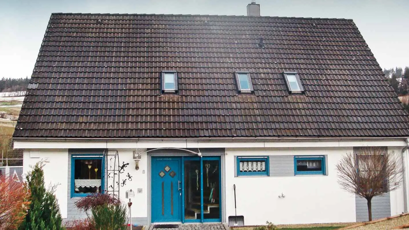 ør tagrenovering med PREFA FX.12 tagpanel i P.10 antracit